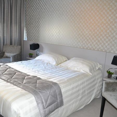 Hotel De Guyenne Таланс Екстериор снимка